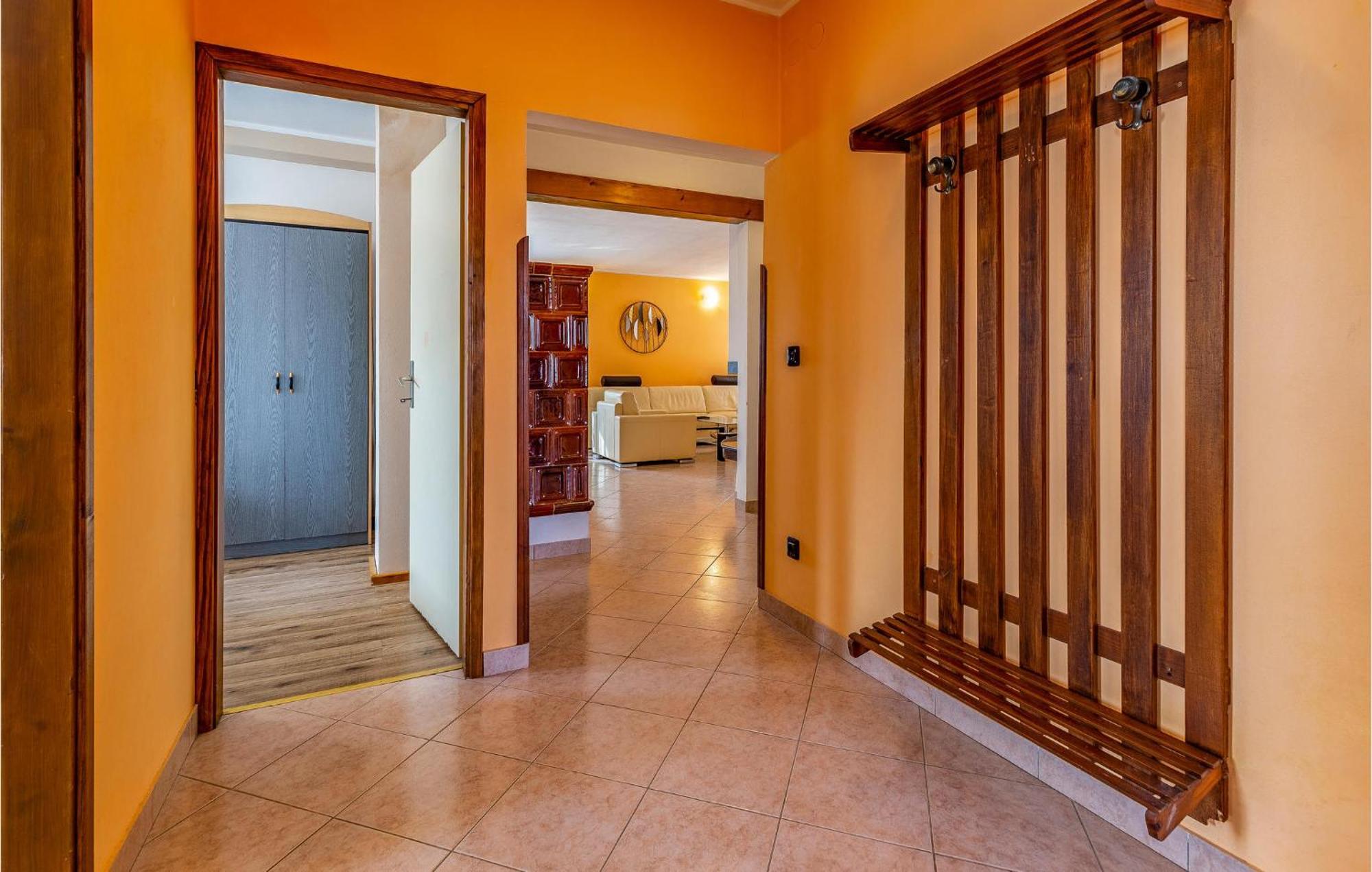 Lovely Home In Sisan With Outdoor Swimming Pool Εξωτερικό φωτογραφία