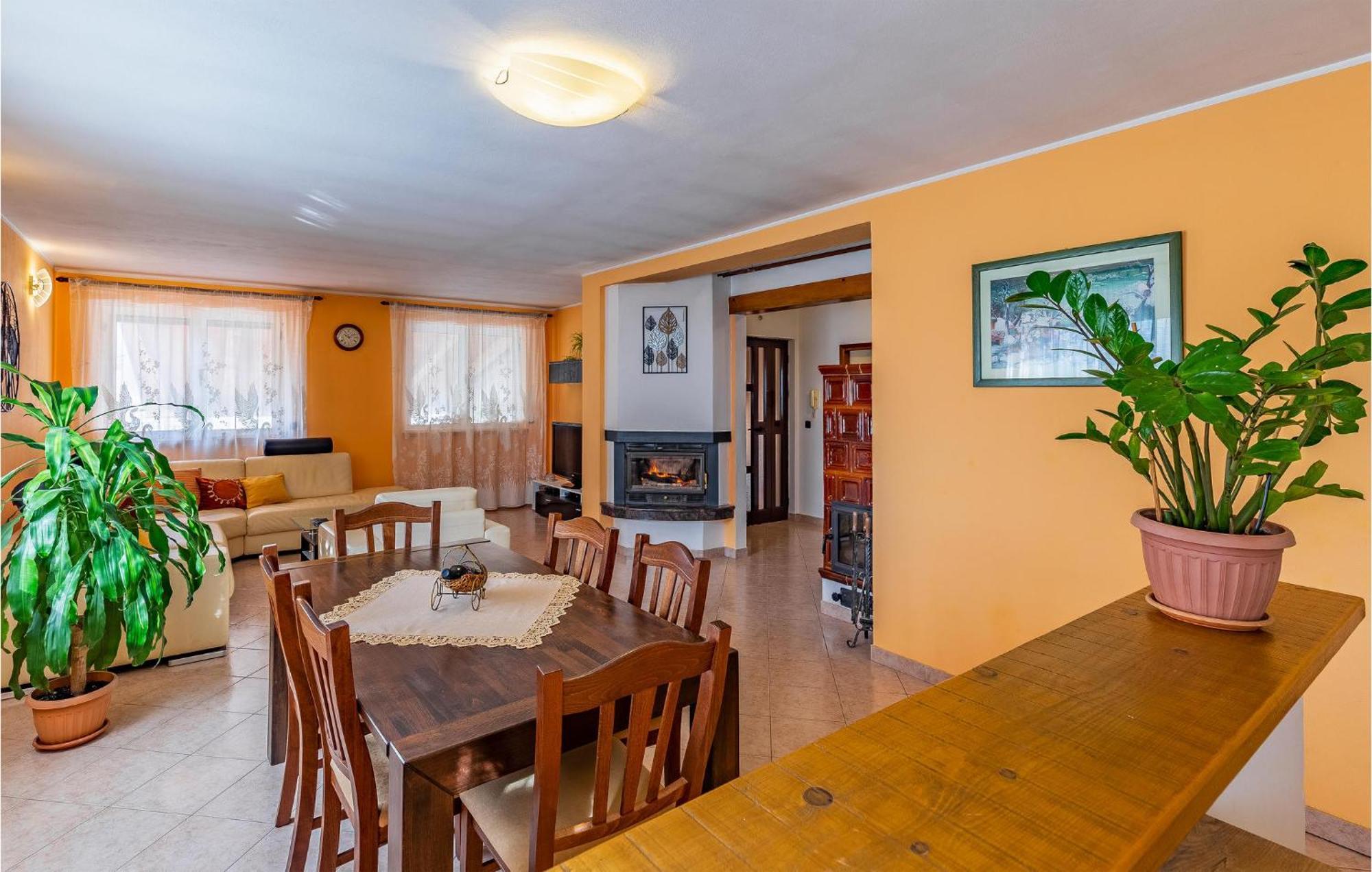 Lovely Home In Sisan With Outdoor Swimming Pool Εξωτερικό φωτογραφία