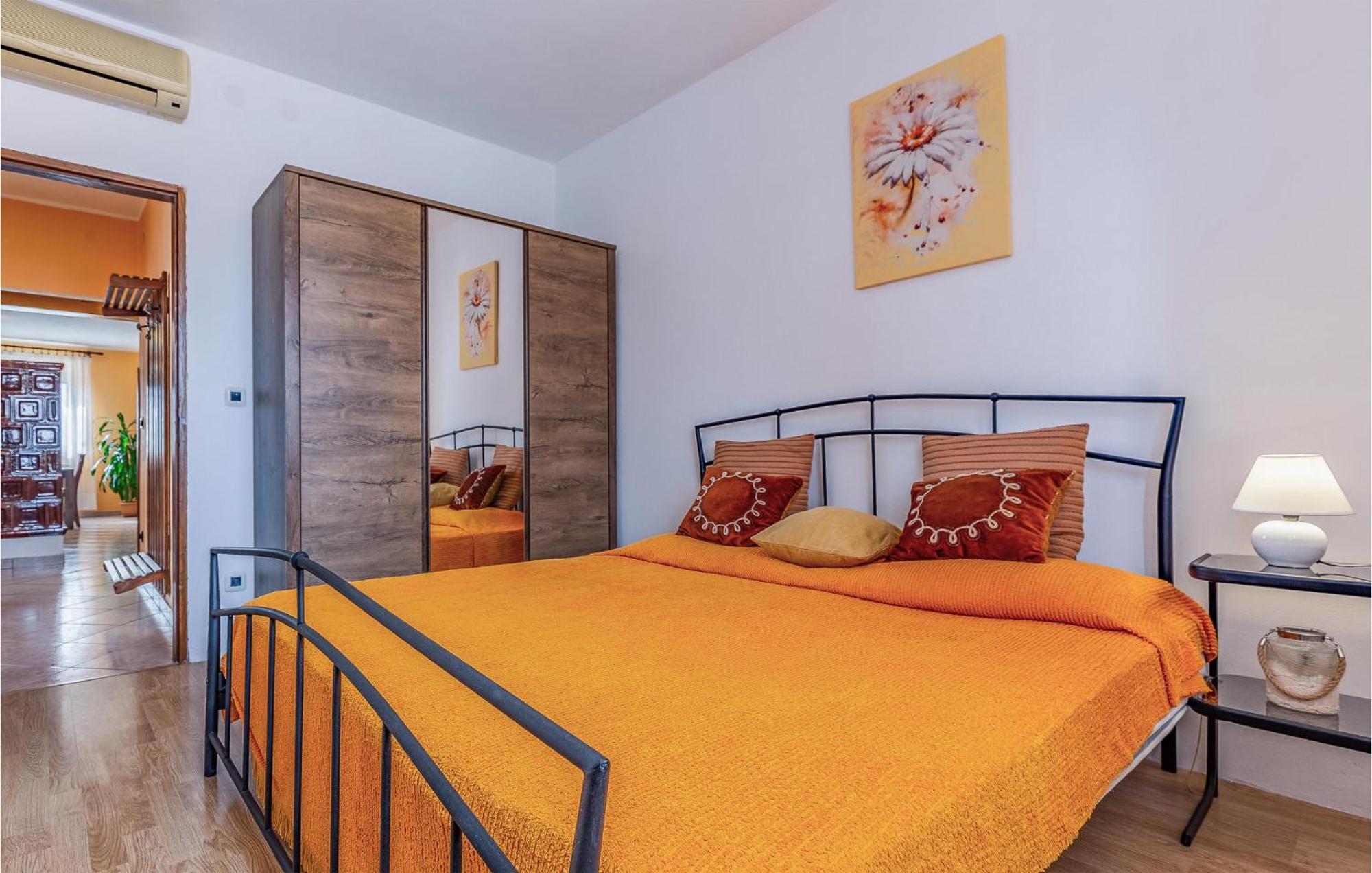 Lovely Home In Sisan With Outdoor Swimming Pool Εξωτερικό φωτογραφία