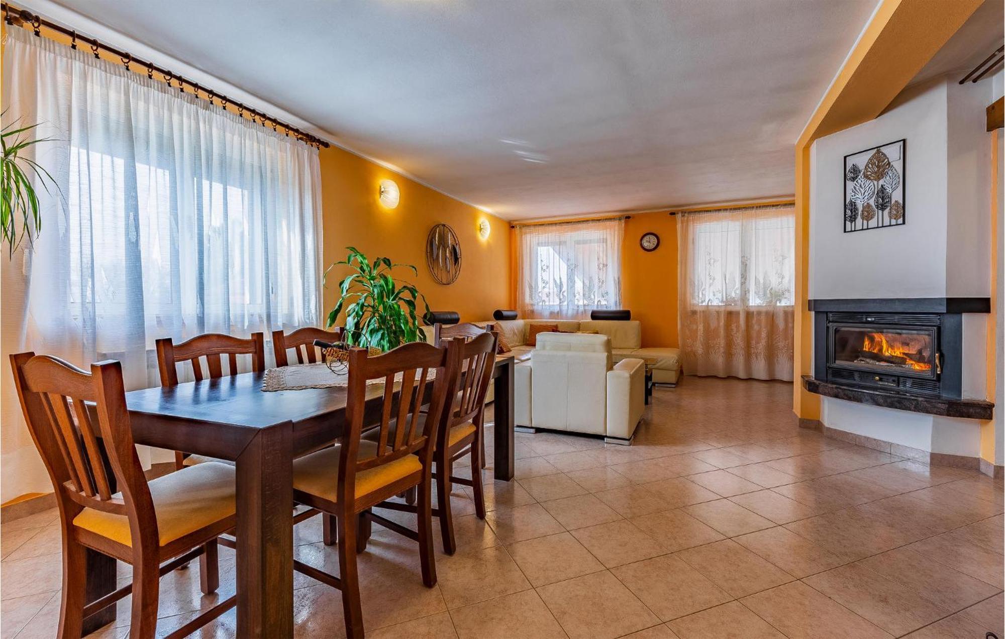 Lovely Home In Sisan With Outdoor Swimming Pool Εξωτερικό φωτογραφία