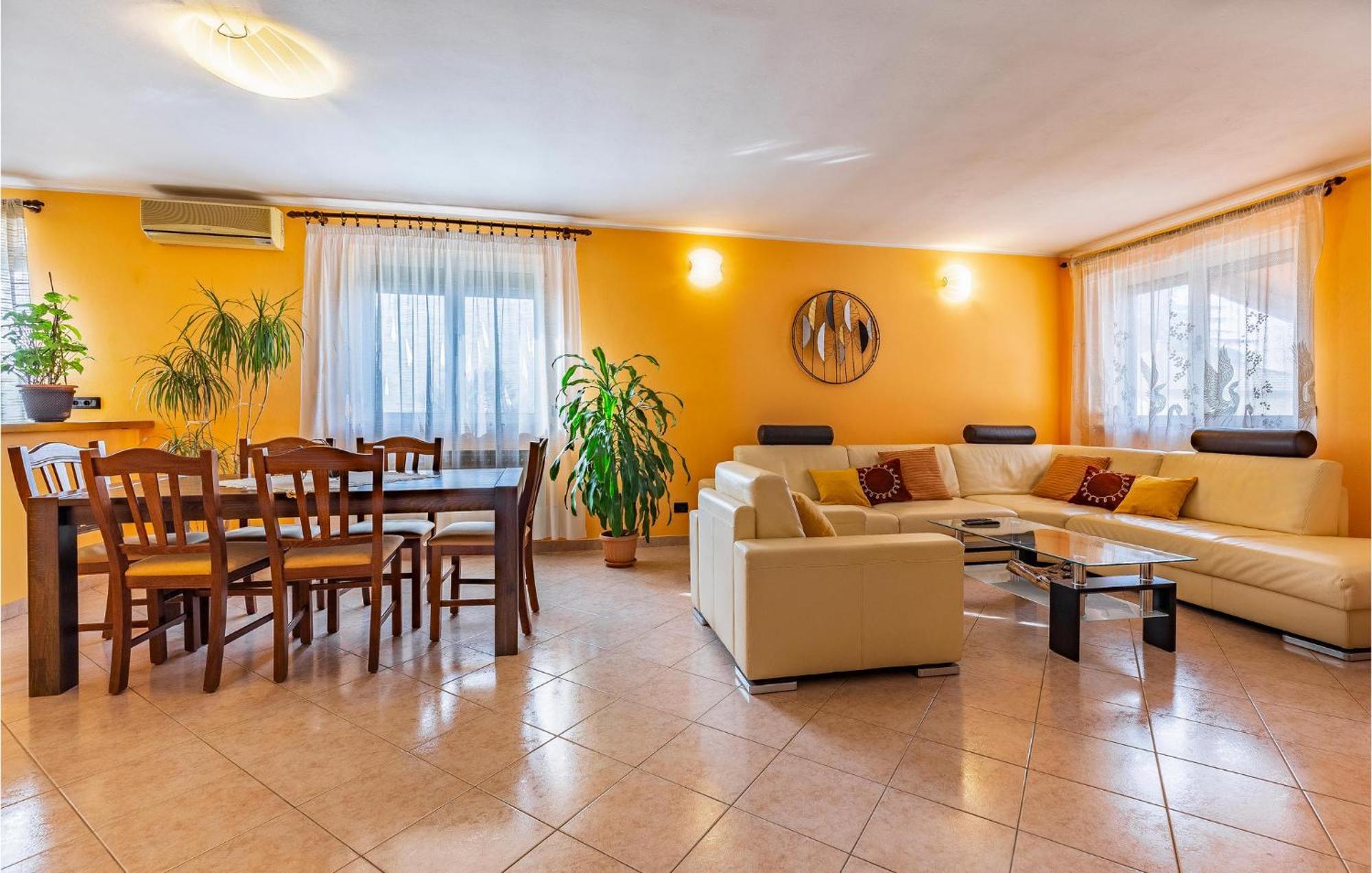 Lovely Home In Sisan With Outdoor Swimming Pool Εξωτερικό φωτογραφία