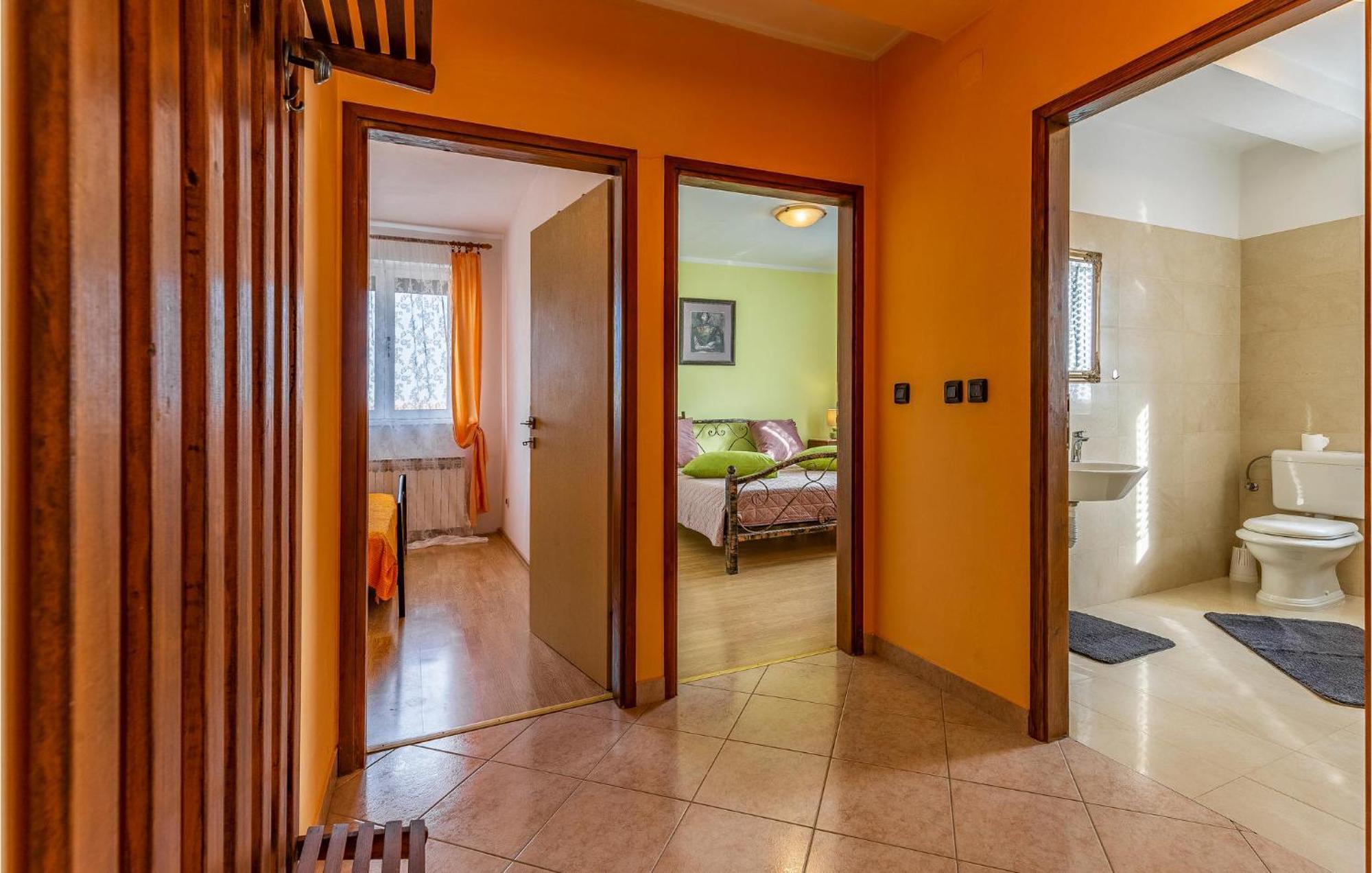 Lovely Home In Sisan With Outdoor Swimming Pool Εξωτερικό φωτογραφία